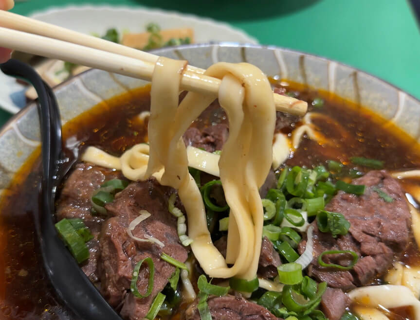 台湾グルメ　牛肉麺　台湾遊まっぷ